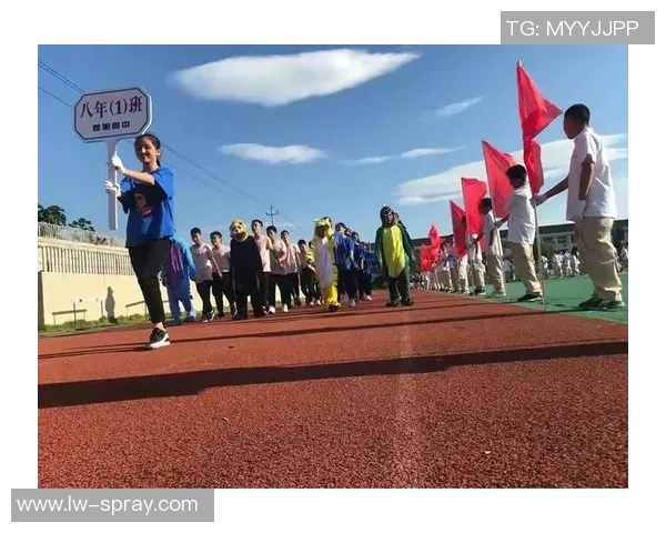 足球钉鞋意外踩人事件引发的安全隐患与运动员责任讨论